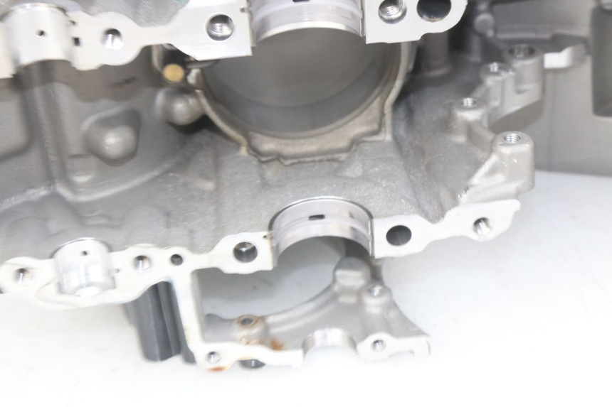 photo de CARTER INFERIOR DO MOTOR BMW F GS K81 850 (2018 - 2023) - Vista de perto