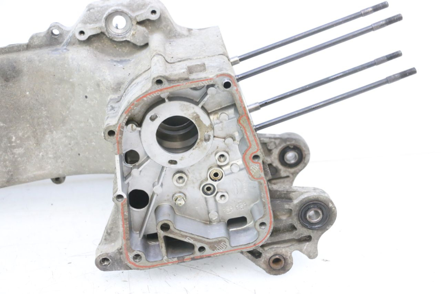 photo de CARCAÇA INFERIOR DO MOTOR JM MOTORS F45i 4T 50 (2020 - 2023) - Zoom do estado de desgaste