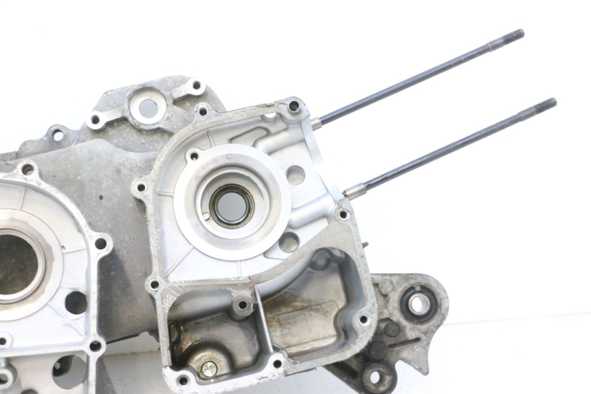 photo de CARCAÇA INFERIOR DO MOTOR JM MOTORS F45i 4T 50 (2020 - 2023) - Pontos de fixação