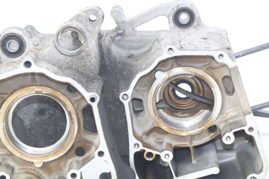 photo de CARTER INFERIOR DO MOTOR HONDA FES S-WING SWING ABS 125 (2007 - 2015) - Detalhes característicos