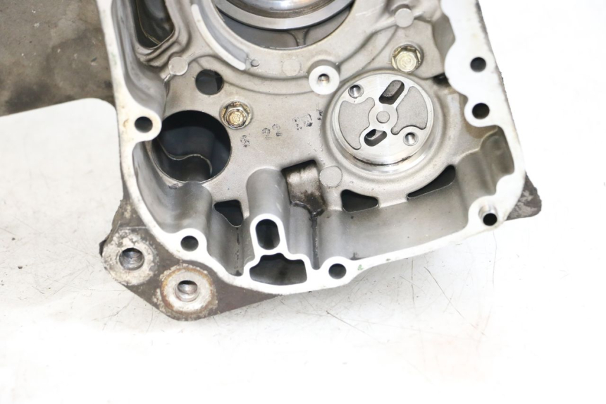 photo de CARTER INFERIOR DO MOTOR HONDA FES S-WING SWING ABS 125 (2007 - 2015) - Detalhes característicos