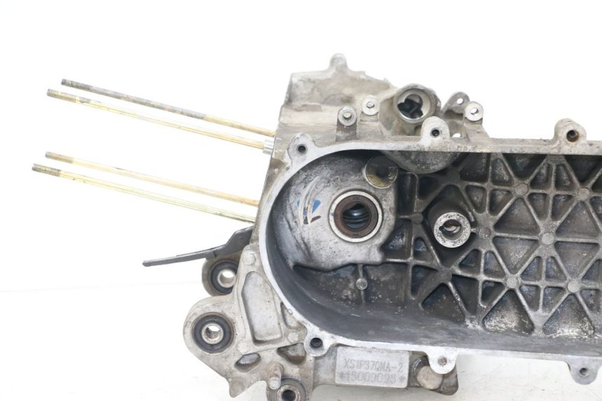 photo de CARTER INFERIOR DO MOTOR SYM FIDDLE 3 III 50 (2014 - 2020) - Pontos de fixação