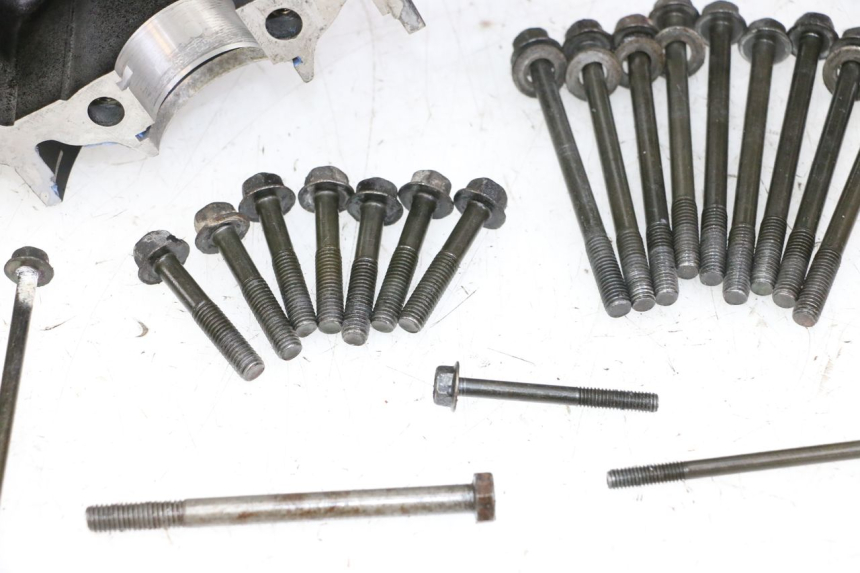 photo de CARTER INFERIOR DO MOTOR YAMAHA FJ 36Y 1100 (1984 - 1985) - Ampliação dos componentes