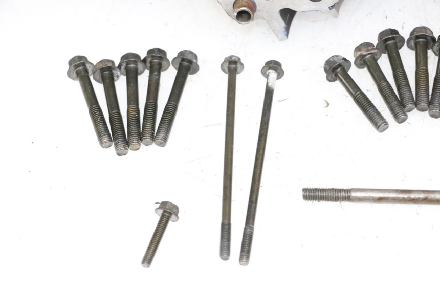 photo de CARTER INFERIOR DO MOTOR YAMAHA FJ 36Y 1100 (1984 - 1985) - Vista de perto