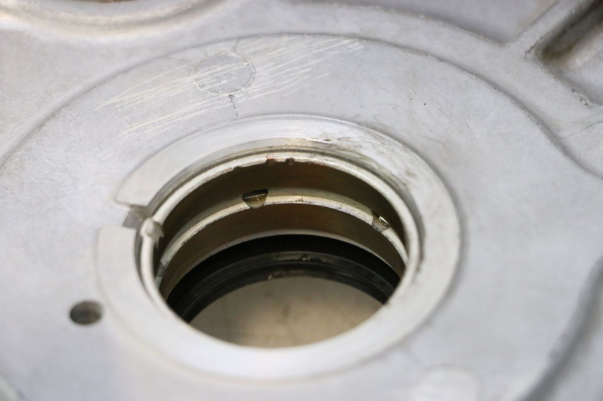 photo de CARTER INFERIOR DO MOTOR HONDA FJS SILVER WING SILVERWING 400 (2005 - 2008) - Vista de perto