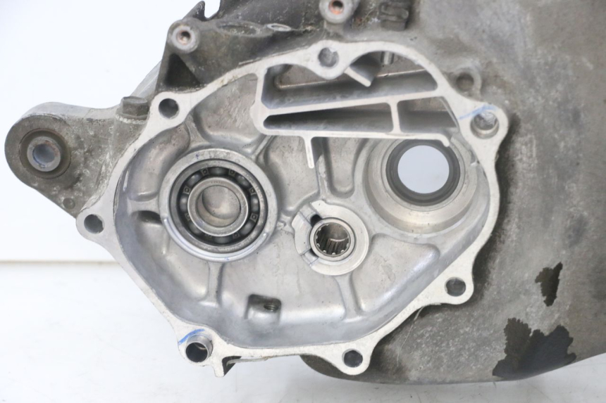 photo de CARTER INFERIOR DO MOTOR HONDA FORZA ABS 300 (2013 - 2017) - Vista de perto