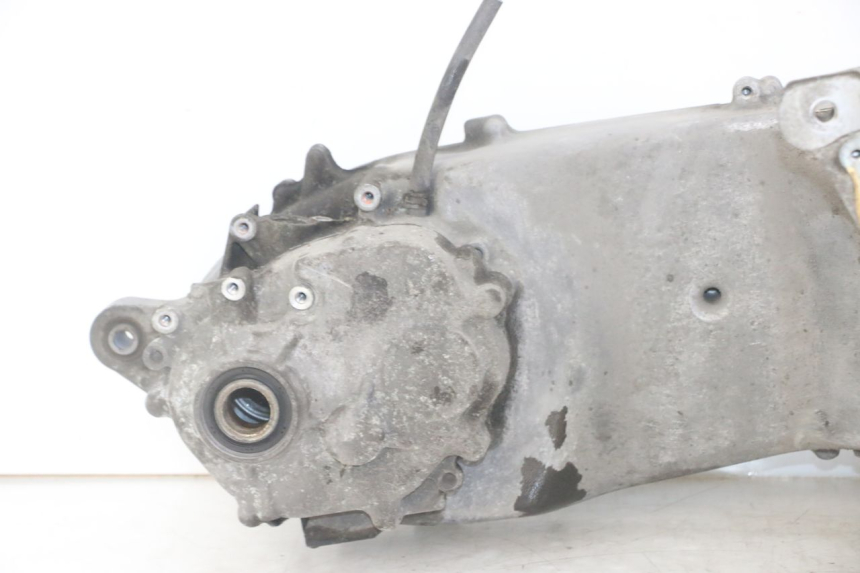 photo de CARTER INFERIOR DO MOTOR HONDA FORZA ABS 300 (2013 - 2017) - Estado da superfície