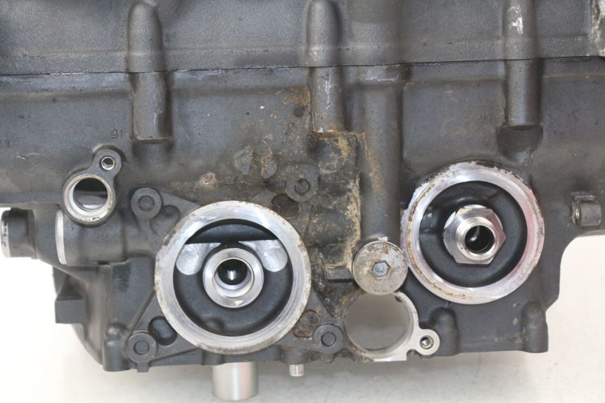 photo de CARCAÇA INFERIOR DO MOTOR YAMAHA FZ8 800 (2010 - 2016) - Detalhes característicos