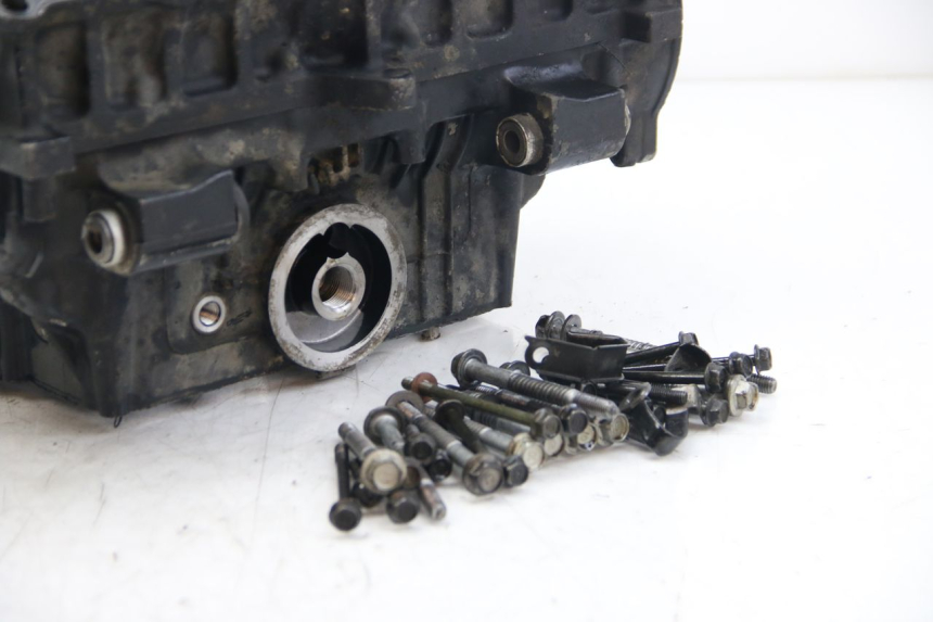 photo de CARTER INFERIOR DO MOTOR YAMAHA FZS FAZER 600 (2001 - 2003) - Detalhe da peça