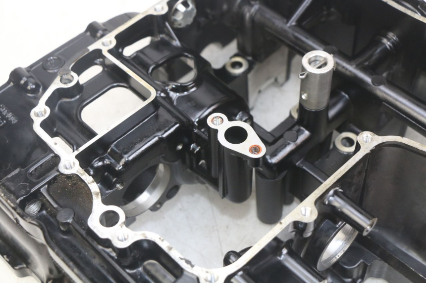 photo de CARTER INFERIOR DO MOTOR YAMAHA FZS FAZER 600 (1998 - 2001) - Vista de perto