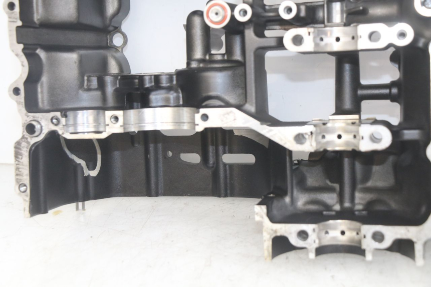 photo de CARTER INFERIOR DO MOTOR YAMAHA FZS FAZER 600 (1998 - 2001) - Vista de perfil