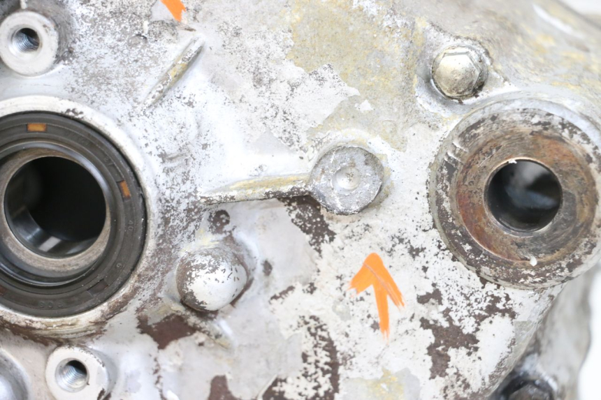 photo de CARTER INFERIOR DO MOTOR HYOSUNG GF 125 (2001 - 2005) - Detalhes característicos