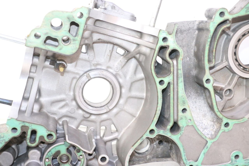 photo de CARTER INFERIOR DO MOTOR GILERA GP 800 (2007 - 2013) - Outro ângulo de visão