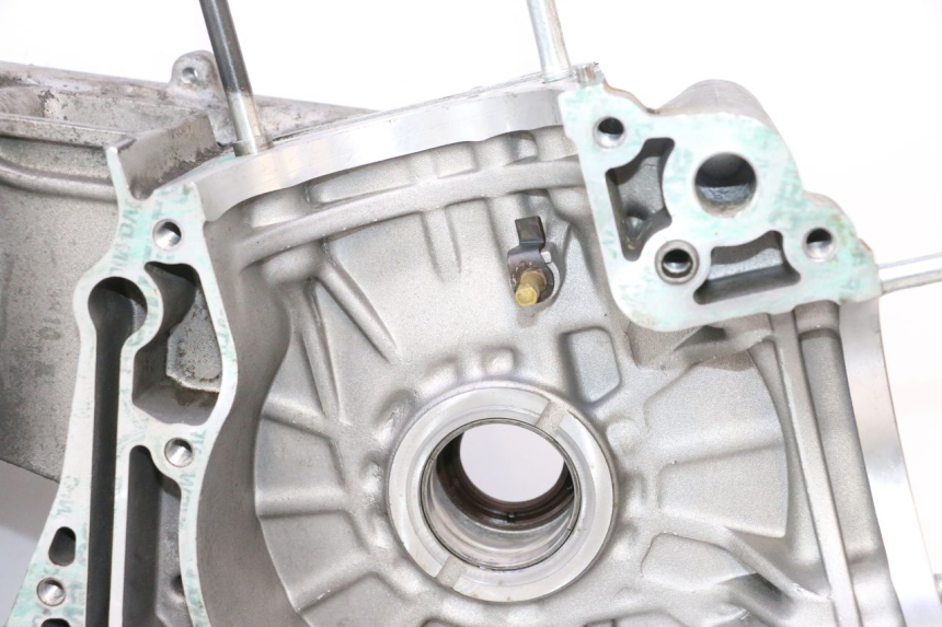 photo de CARTER INFERIOR DO MOTOR GILERA GP 800 (2007 - 2013) - Peça verificada
