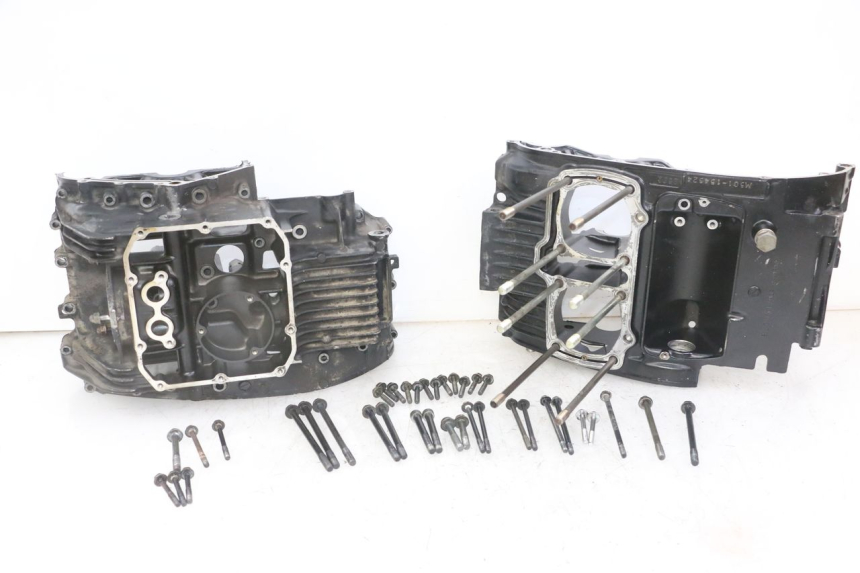 photo de CARTER INFERIOR DO MOTOR SUZUKI GS GSE 500 (2001 - 2003) - Vista de perto