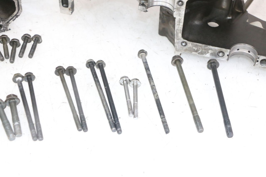 photo de CARTER INFERIOR DO MOTOR SUZUKI GS GSE 500 (2001 - 2003) - Zoom do estado de desgaste