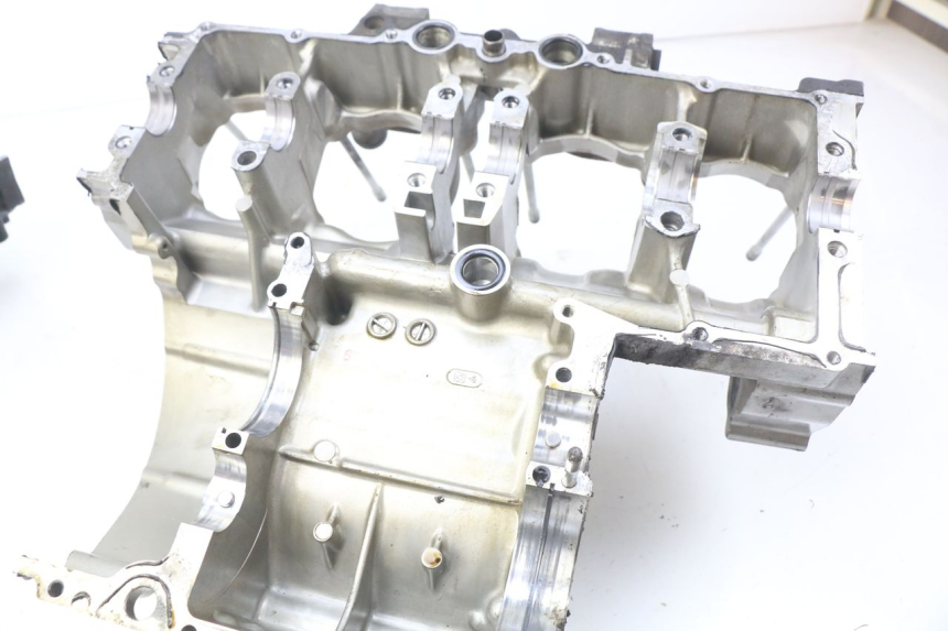 photo de CARTER INFERIOR DO MOTOR SUZUKI GSF S BANDIT 600 (2000 - 2004) - Pontos de fixação