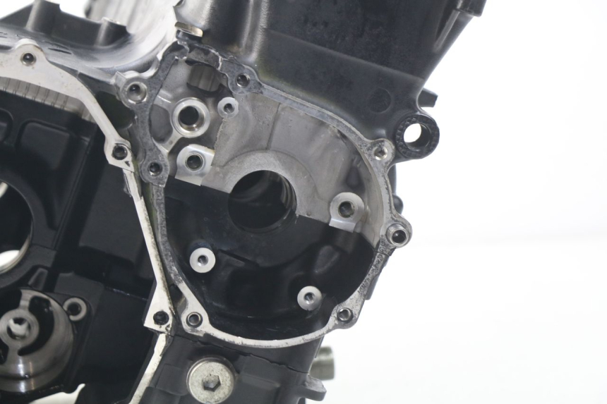 photo de CARCAÇA INFERIOR DO MOTOR SUZUKI GSR 600 (2005 - 2012) - Ampliação dos componentes