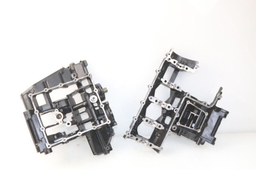 photo de CARCAÇA INFERIOR DO MOTOR SUZUKI GSR 600 (2005 - 2012) - Estrutura - ampliação