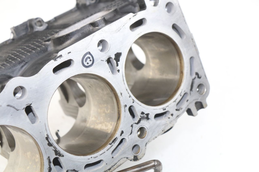 photo de CARCAÇA INFERIOR DO MOTOR SUZUKI GSR 600 (2005 - 2012) - Ângulo alternativo