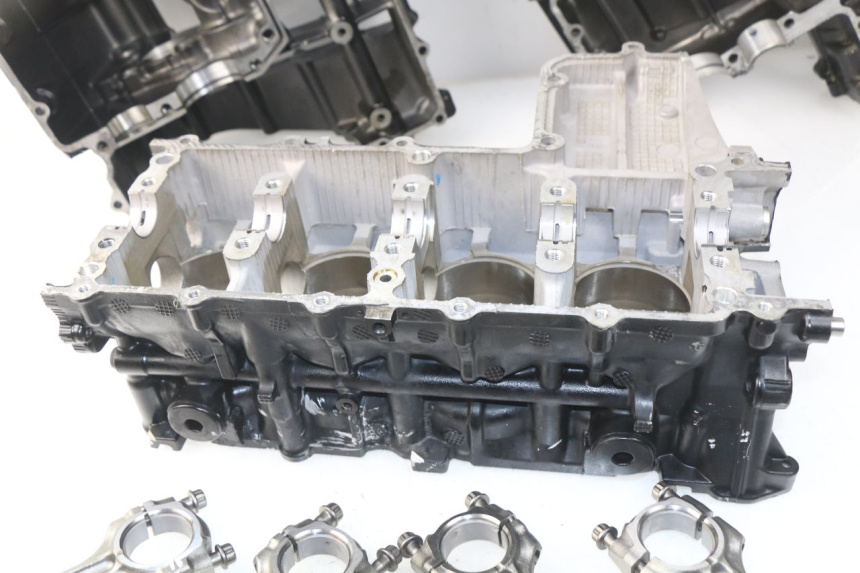 photo de CARCAÇA INFERIOR DO MOTOR SUZUKI GSR 600 (2005 - 2012) - Peça verificada