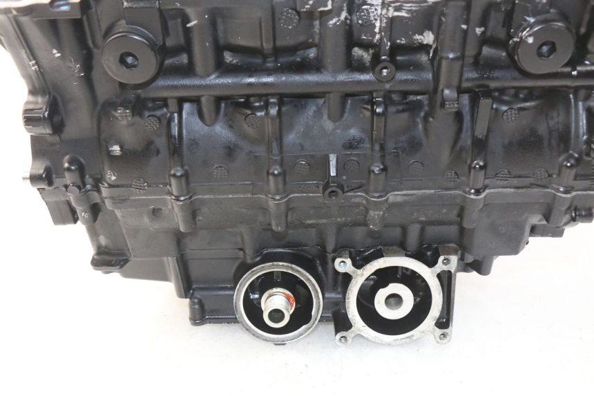 photo de CARCAÇA INFERIOR DO MOTOR SUZUKI GSR 600 (2005 - 2012) - Estado da superfície