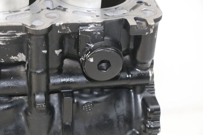 photo de CARCAÇA INFERIOR DO MOTOR SUZUKI GSR 600 (2005 - 2012) - Peça verificada