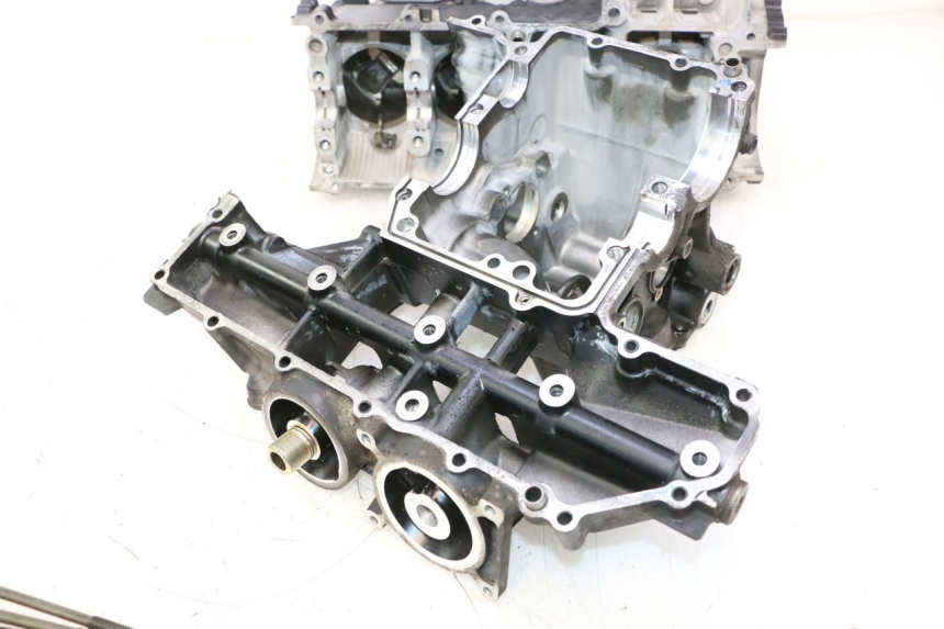 photo de CARCAÇA INFERIOR DO MOTOR SUZUKI GSR 600 (2005 - 2012) - Ampliação dos componentes
