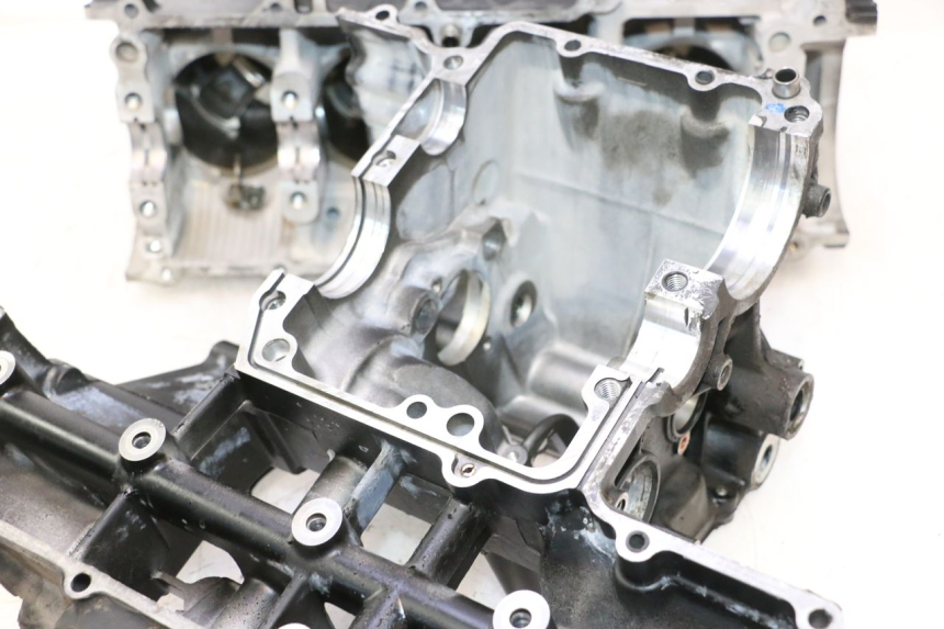 photo de CARCAÇA INFERIOR DO MOTOR SUZUKI GSR 600 (2005 - 2012) - Vista de perto