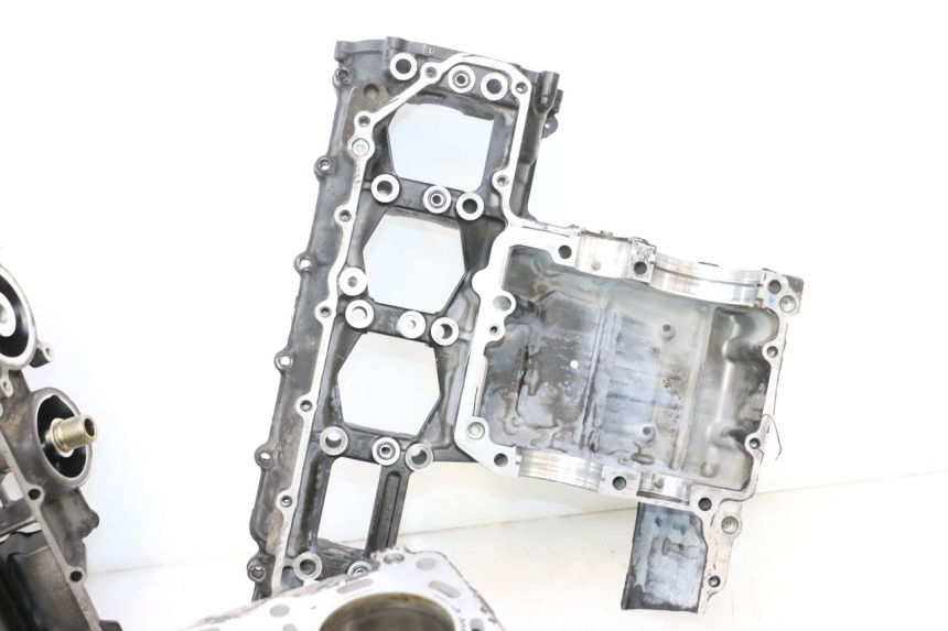 photo de CARCAÇA INFERIOR DO MOTOR SUZUKI GSR 600 (2005 - 2012) - Ampliação técnica