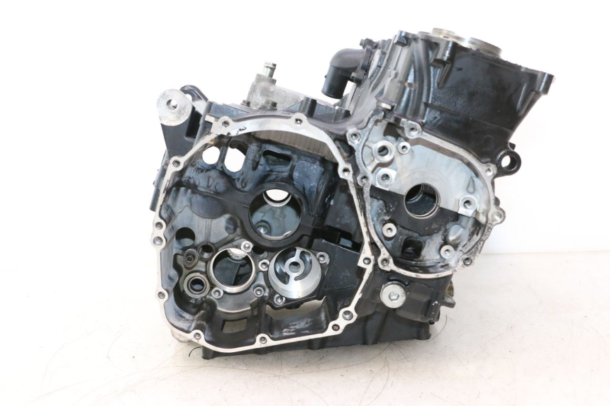 photo de CARCAÇA INFERIOR DO MOTOR SUZUKI GSR 600 (2005 - 2012) - Pontos de fixação