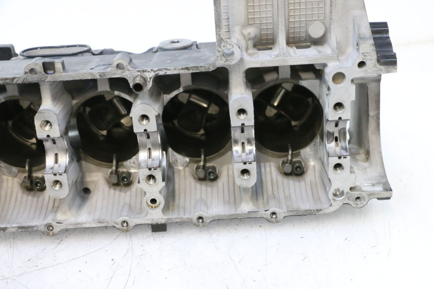 photo de CARCAÇA INFERIOR DO MOTOR SUZUKI GSR 600 (2005 - 2012) - Peça verificada