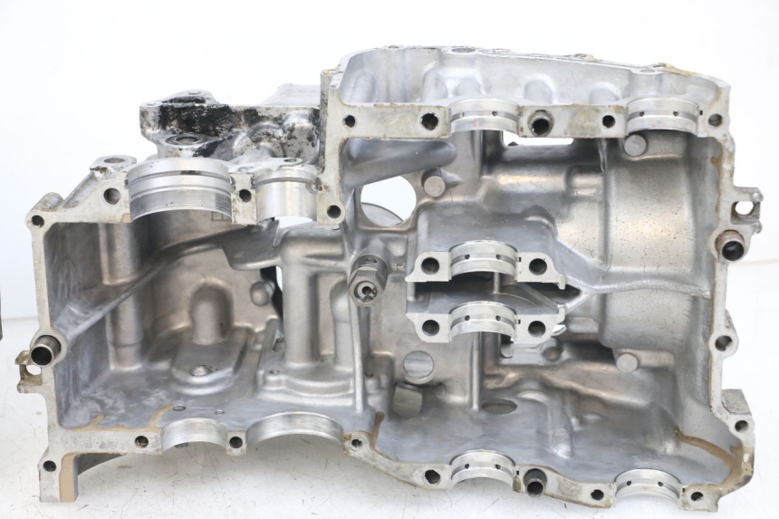 photo de CARTER INFERIOR DO MOTOR SUZUKI GSX E 250 (1982 - 1983) - Vista de perfil