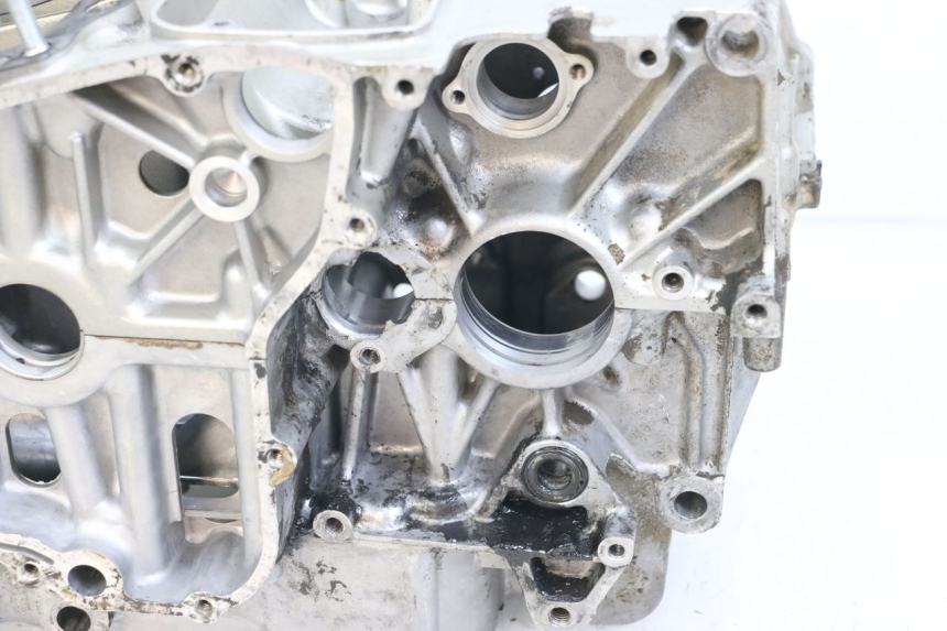 photo de CARTER INFERIOR DO MOTOR SUZUKI GSX E 250 (1982 - 1983) - Marcações e referências
