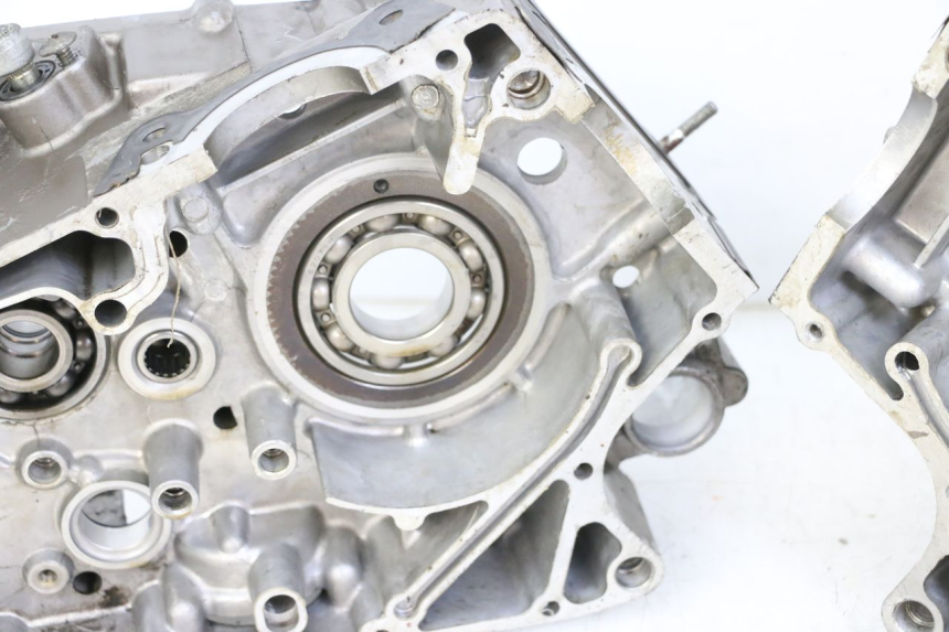 photo de CARTER INFERIOR DO MOTOR HYOSUNG GTR 125 (2006 - 2008) - Detalhes característicos