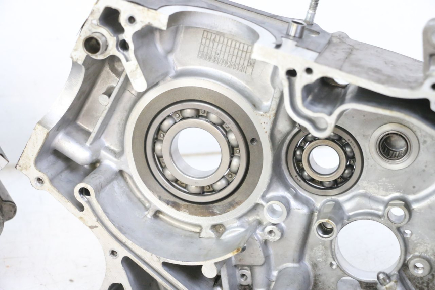 photo de CARTER INFERIOR DO MOTOR HYOSUNG GTR 125 (2006 - 2008) - Vista de perto