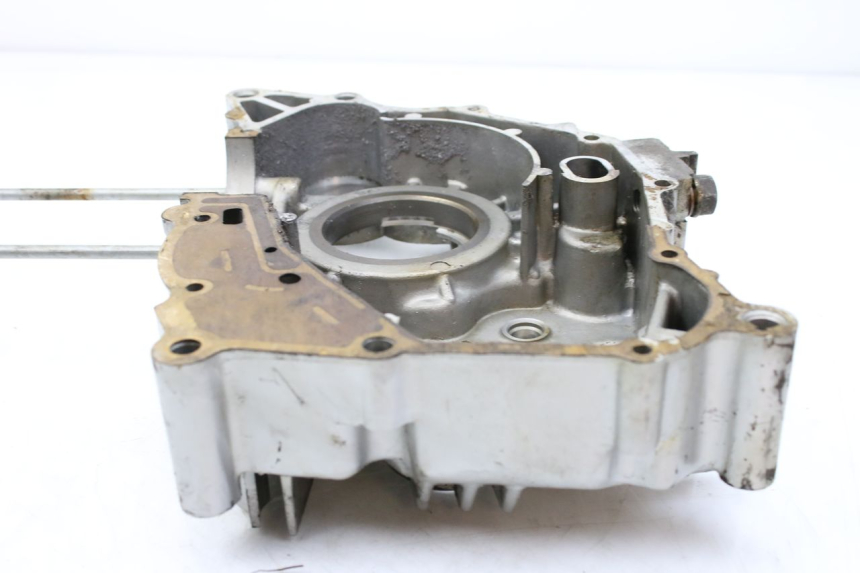 photo de CARTER INFERIOR DO MOTOR SYM HUSKY 125 (1999 - 2005) - Outro ângulo de visão