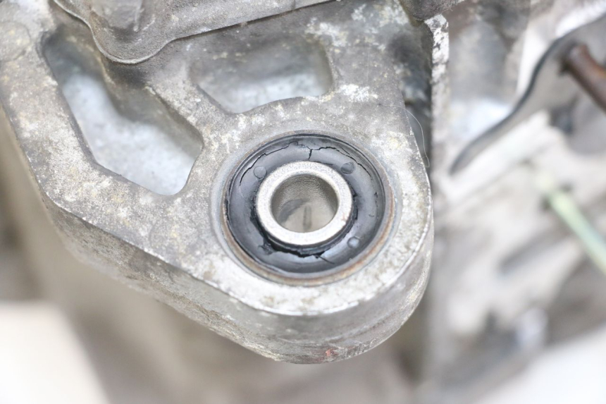 photo de CARTER INFERIOR DO MOTOR SYM JET 14 4T 50 (2018 - 2022) - Vista de perto