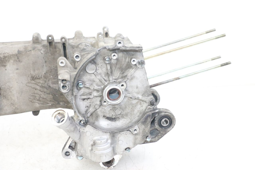 photo de CARTER INFERIOR DO MOTOR SYM JET 14 4T 50 (2018 - 2022) - Estado da superfície