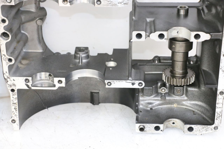 photo de CARTER INFERIOR DO MOTOR KAWASAKI GTR 1000 (1994 - 2004) - Ampliação dos componentes