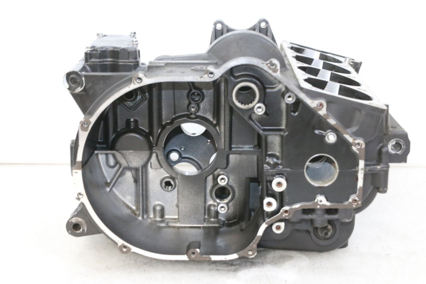 photo de CARTER INFERIOR DO MOTOR KAWASAKI GTR 1000 (1994 - 2004) - Zoom do estado de desgaste