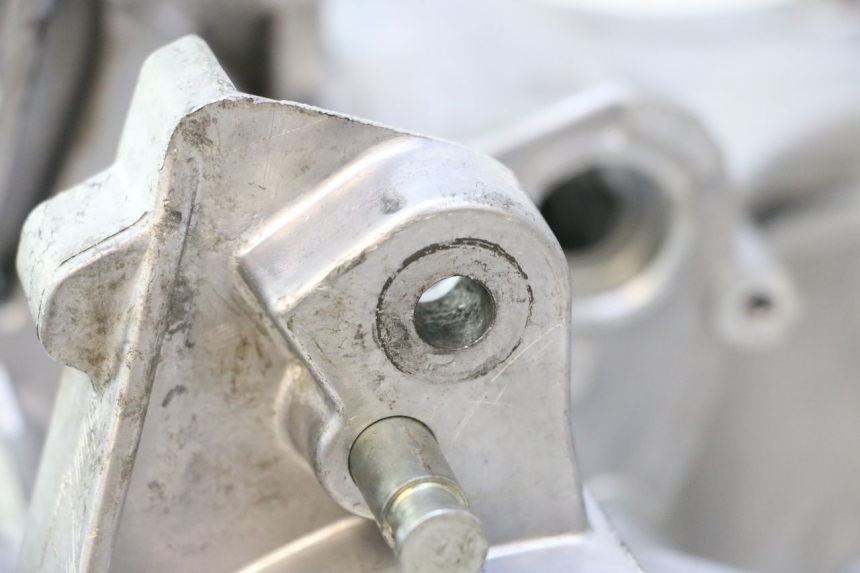 photo de CARCAÇA INFERIOR DO MOTOR PEUGEOT KISBEE 2T 50 (2018 - 2022) - Detalhe da peça