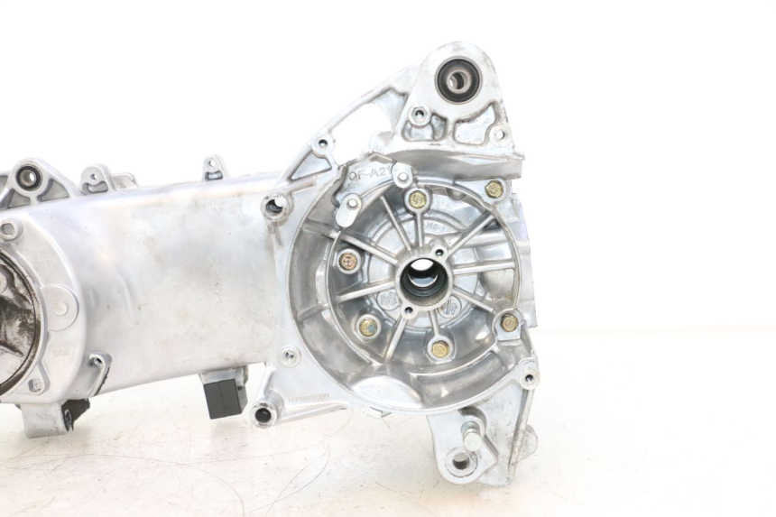 photo de CARCAÇA INFERIOR DO MOTOR PEUGEOT KISBEE 2T 50 (2018 - 2022) - Ampliação dos componentes