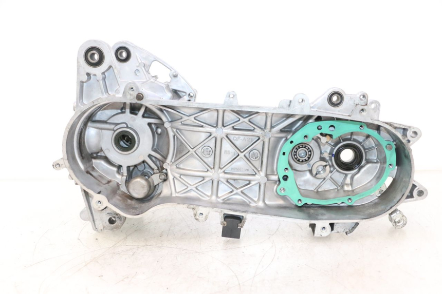 photo de CARCAÇA INFERIOR DO MOTOR PEUGEOT KISBEE 2T 50 (2018 - 2022) - Ângulo alternativo