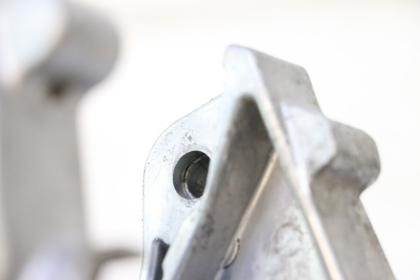 photo de CARCAÇA INFERIOR DO MOTOR PEUGEOT KISBEE 2T 50 (2018 - 2022) - Zoom do estado de desgaste