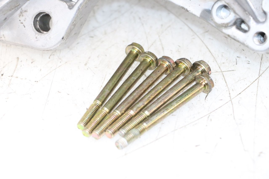 photo de CARCAÇA INFERIOR DO MOTOR PEUGEOT KISBEE 2T 50 (2018 - 2022) - Zoom do estado de desgaste