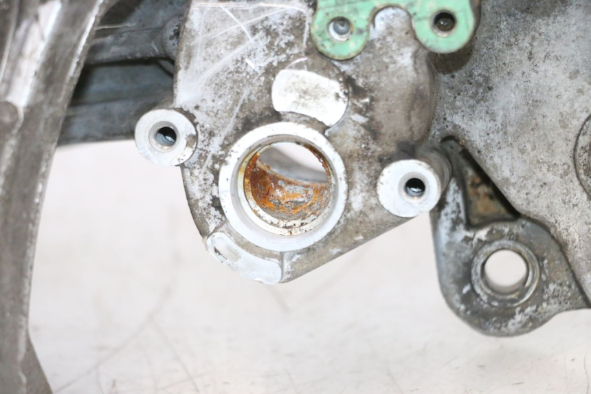 photo de CARTER INFERIOR DO MOTOR PEUGEOT KISBEE 2T 50 (2010 - 2017) - Detalhe da peça