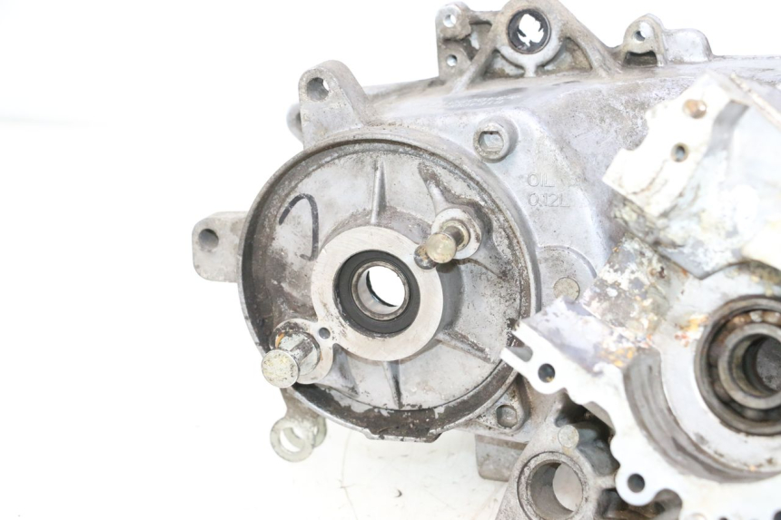 photo de CARTER INFERIOR DO MOTOR PEUGEOT KISBEE 2T 50 (2010 - 2017) - Outro ângulo de visão