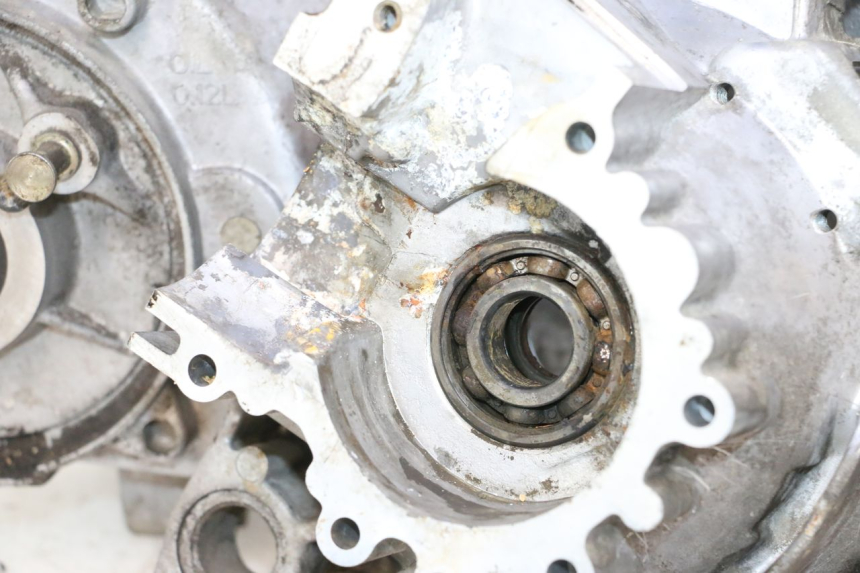 photo de CARTER INFERIOR DO MOTOR PEUGEOT KISBEE 2T 50 (2010 - 2017) - Ampliação técnica