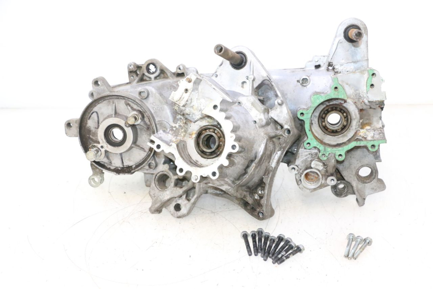 photo de CARTER INFERIOR DO MOTOR PEUGEOT KISBEE 2T 50 (2010 - 2017) - Pontos de fixação